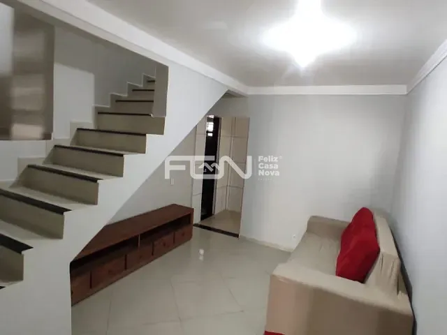 Casa com 300m² 3 quartos e 1 banheiro, à venda, no bairro Gleba E em Camaçari