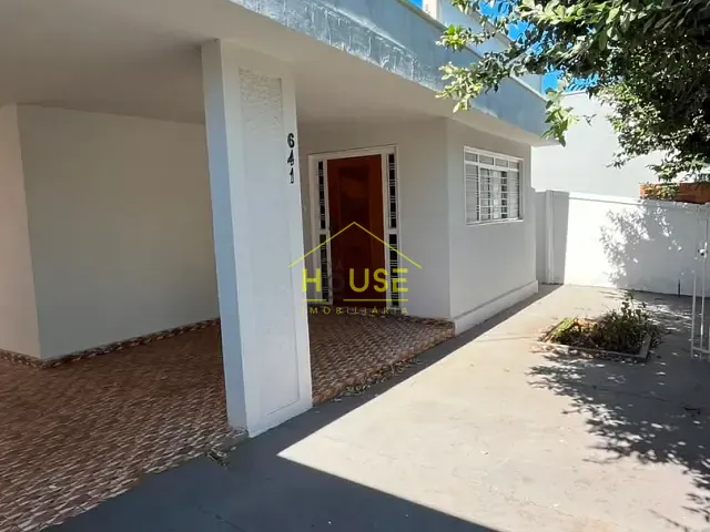 Casa 2 quartos e 1 banheiro, à venda, no bairro Centro em Fernandópolis