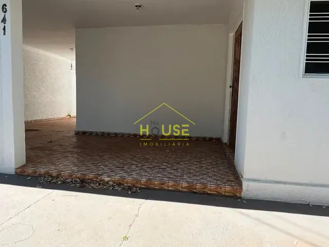 Casa 2 quartos e 1 banheiro, à venda, no bairro Centro em Fernandópolis