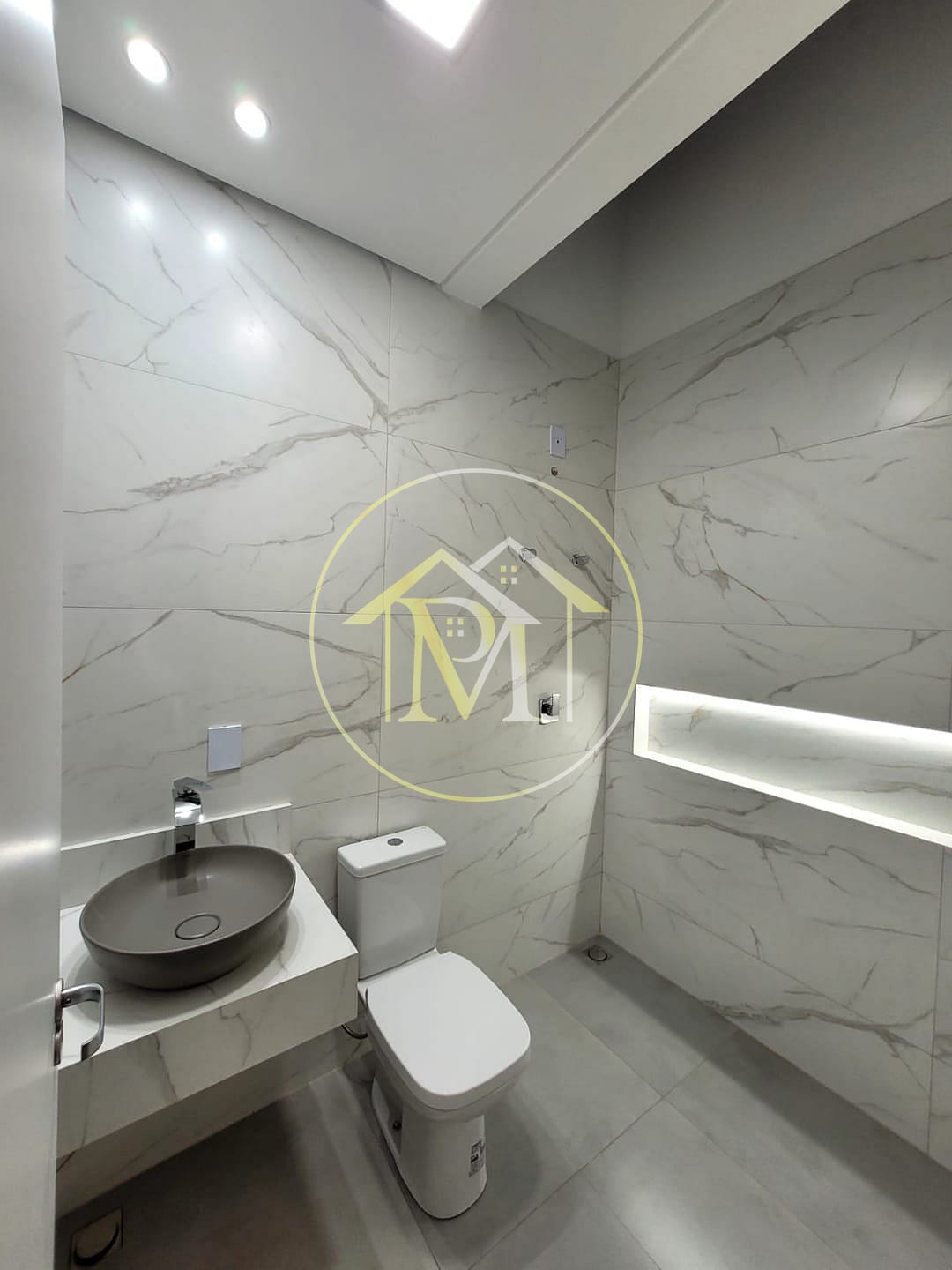 Casa à venda com 3 quartos, 122m² - Foto 2