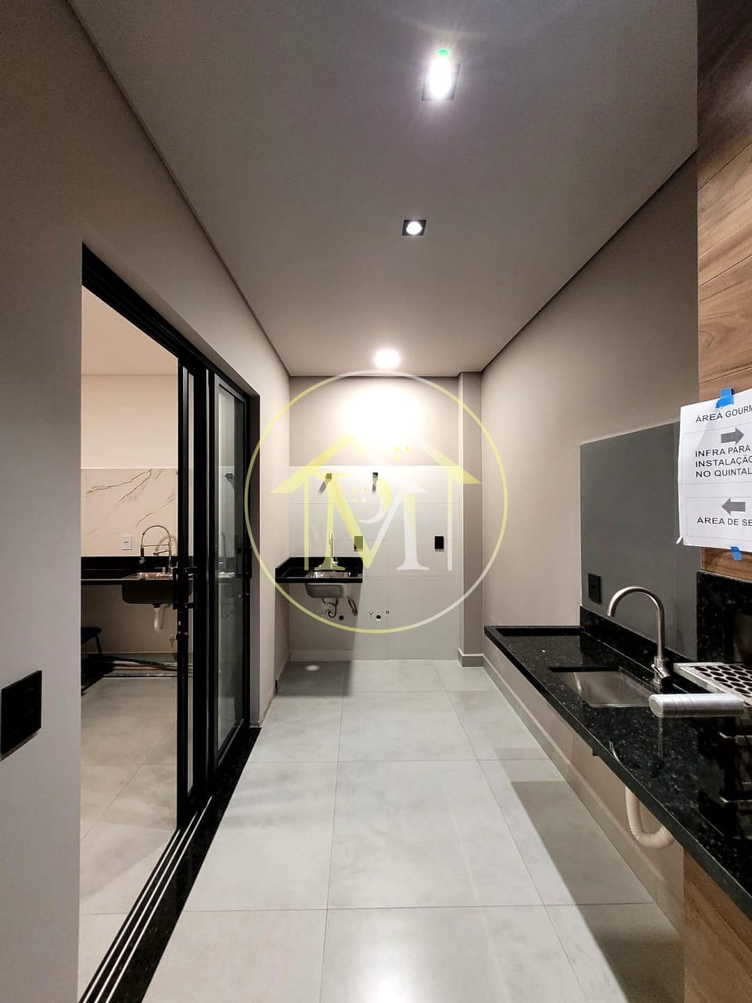 Casa à venda com 3 quartos, 122m² - Foto 9
