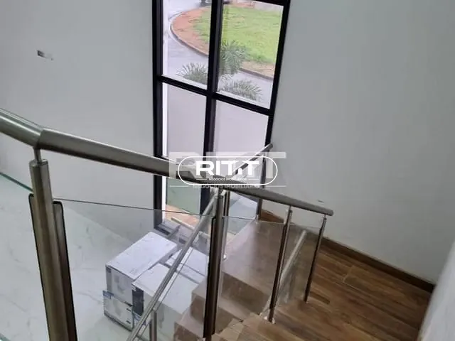 Casa com 282m² 4 quartos e 2 banheiros, à venda, no bairro Parque Olívio Franceschini em Hortolândia