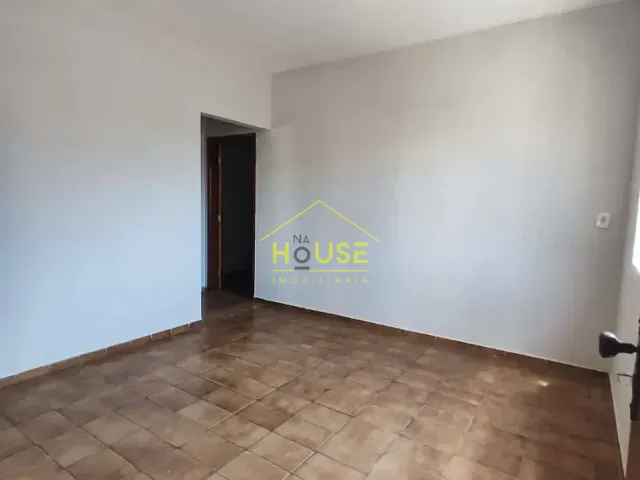 Casa 3 quartos e 1 banheiro, para alugar, no bairro Pozzobon em Votuporanga