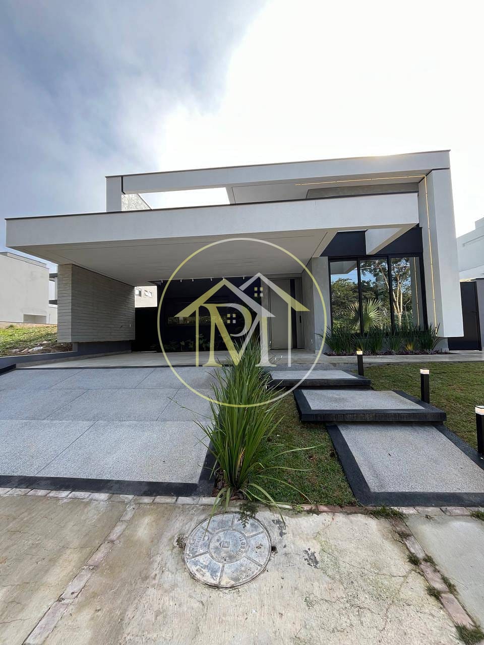 Casa à venda com 3 quartos, 181m² - Foto 4