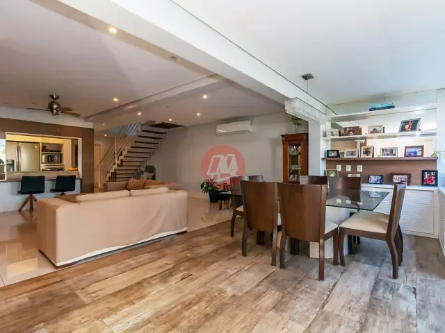 Casa com 156m² 3 quartos e 4 banheiros, à venda, no bairro Lomba do Pinheiro em Porto Alegre