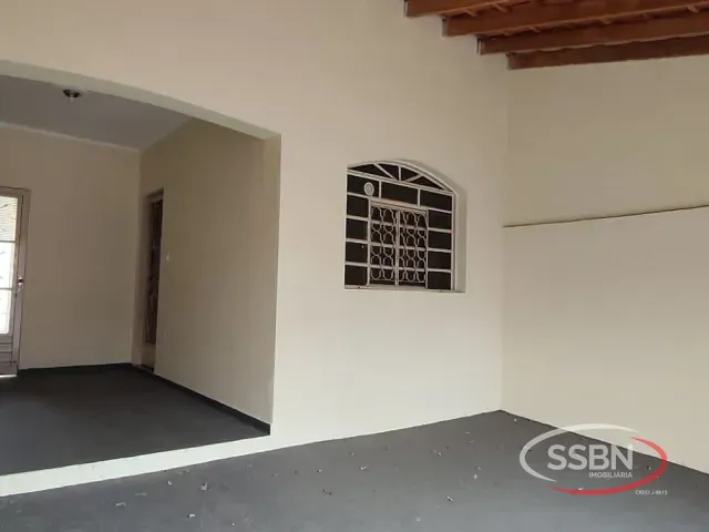 Casa 2 quartos e 1 banheiro, para alugar, no bairro Jardim Capuava em Nova Odessa