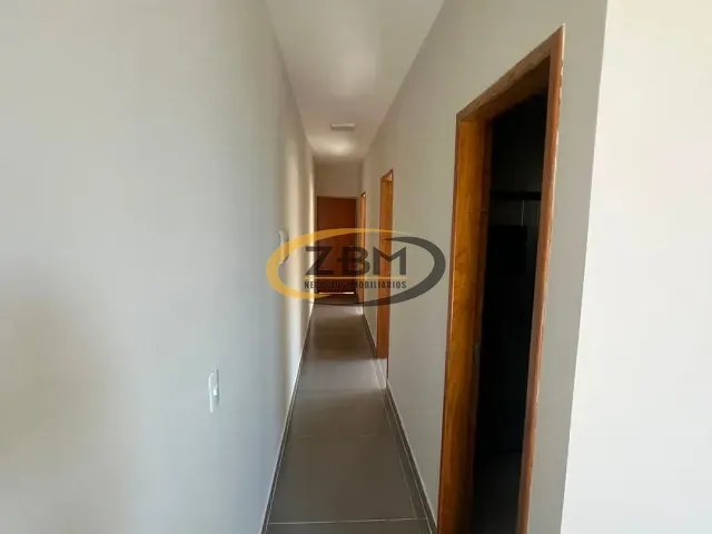 Casa com 125m² 3 quartos e 2 banheiros, à venda, no bairro Parque Leblon em Londrina