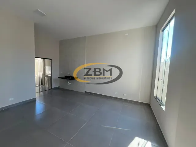 Casa com 125m² 3 quartos e 2 banheiros, à venda, no bairro Parque Leblon em Londrina