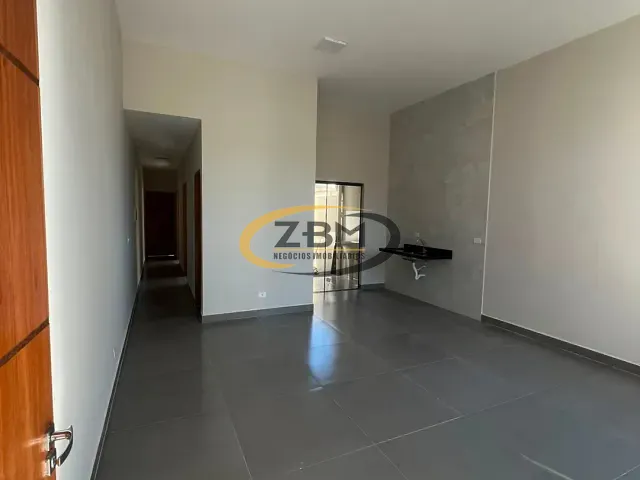 Casa com 125m² 3 quartos e 2 banheiros, à venda, no bairro Parque Leblon em Londrina