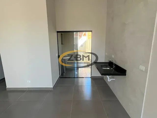Casa com 125m² 3 quartos e 2 banheiros, à venda, no bairro Parque Leblon em Londrina