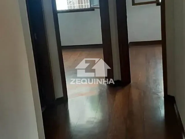 Casa com 300m² 5 quartos e 4 banheiros, à venda, no bairro Vila Yara em Osasco