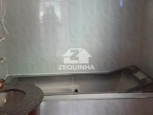 Casa com 300m² 5 quartos e 4 banheiros, à venda, no bairro Vila Yara em Osasco