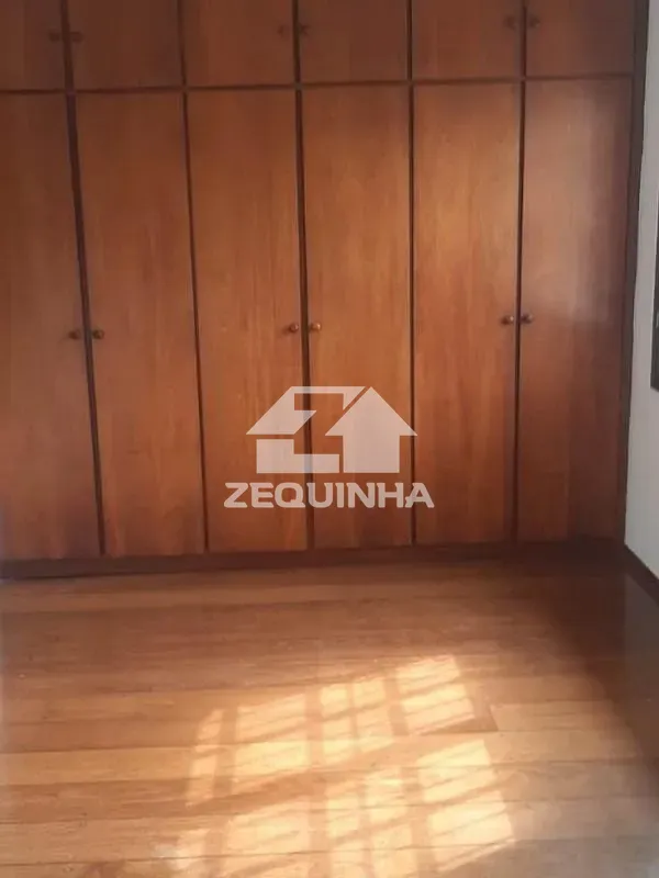 Casa, 5 quartos, 283 m² - Foto 3