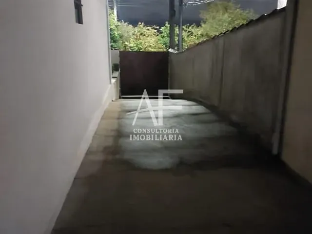 Casa com 500m² 2 quartos e 1 banheiro, à venda ou para alugar, no bairro Jardim Sandra Maria em Taubaté