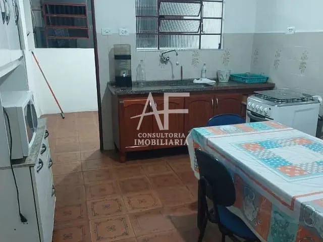 Casa com 500m² 2 quartos e 1 banheiro, à venda ou para alugar, no bairro Jardim Sandra Maria em Taubaté