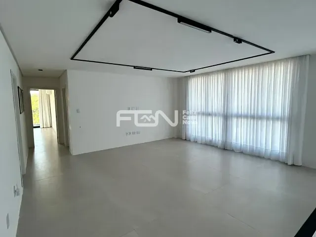 Casa 4 quartos e 7 banheiros, à venda, no bairro Alphaville (Abrantes) em Camaçari