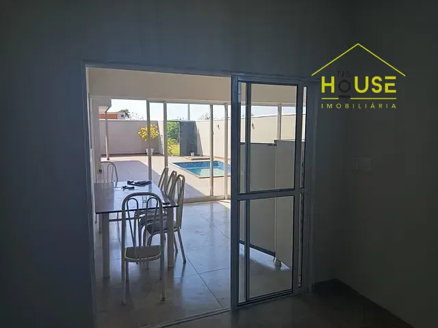 Casa com 270m² 3 quartos e 2 banheiros, à venda, no bairro Residencial Valter Benez em Fernandópolis