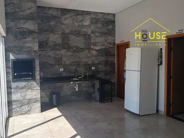 Casa com 270m² 3 quartos e 2 banheiros, à venda, no bairro Residencial Valter Benez em Fernandópolis