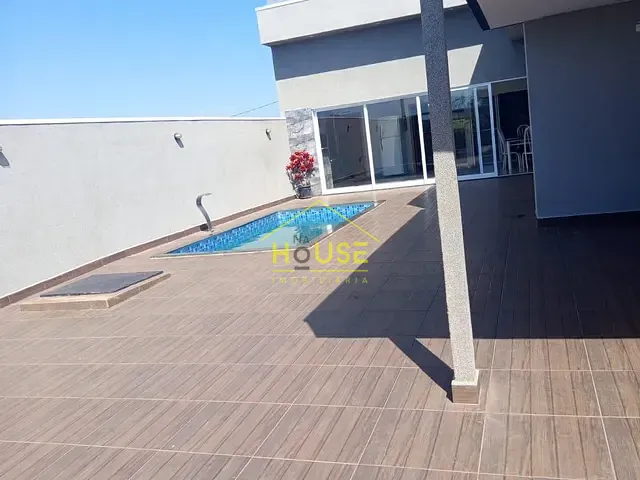 Casa com 270m² 3 quartos e 2 banheiros, à venda, no bairro Residencial Valter Benez em Fernandópolis