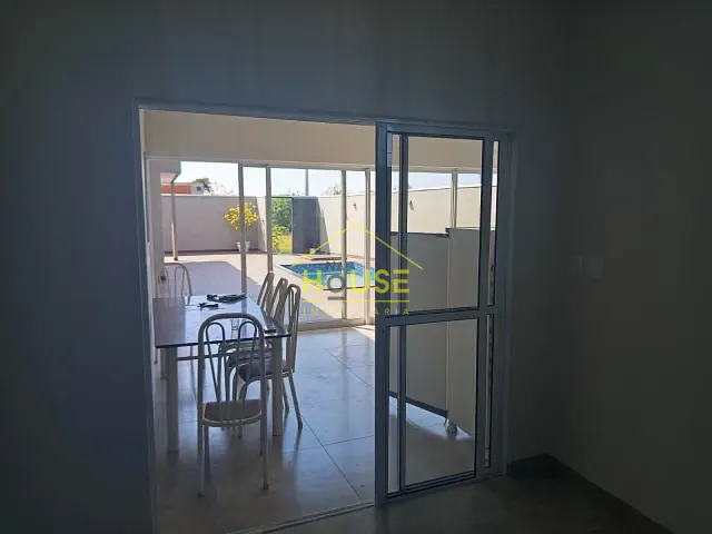 Casa com 270m² 3 quartos e 2 banheiros, à venda, no bairro Residencial Valter Benez em Fernandópolis