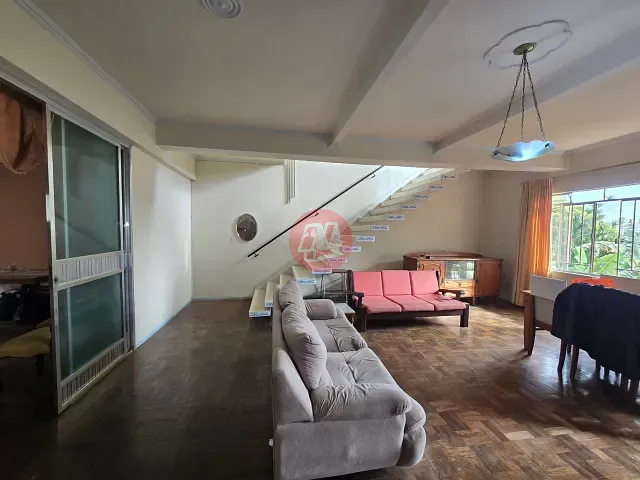 Casa com 352m² 5 quartos e 3 banheiros, para alugar, no bairro Petrópolis em Porto Alegre