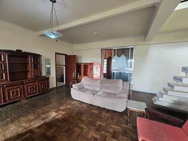 Casa com 352m² 5 quartos e 3 banheiros, para alugar, no bairro Petrópolis em Porto Alegre