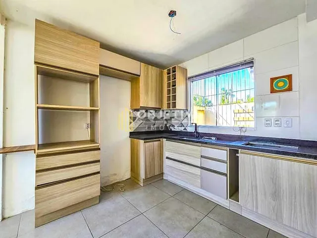 Casa 2 quartos e 2 banheiros, para alugar, no bairro Petrópolis em Novo Hamburgo