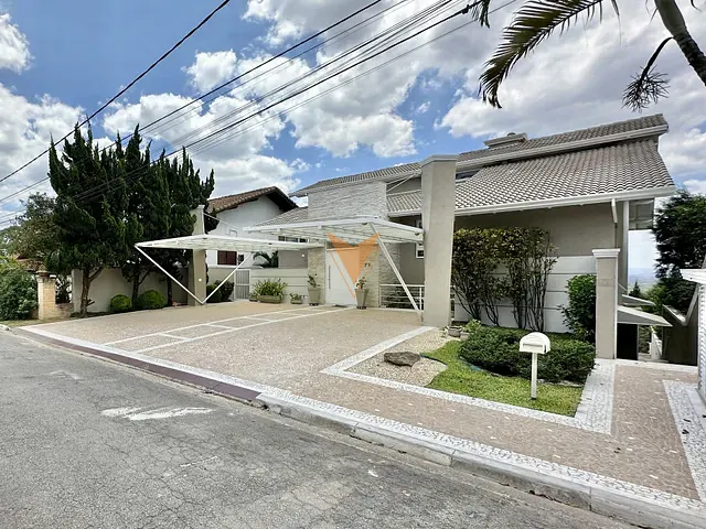 Casa 4 quartos e 6 banheiros, à venda, no bairro Aldeia da Fazendinha em Carapicuíba