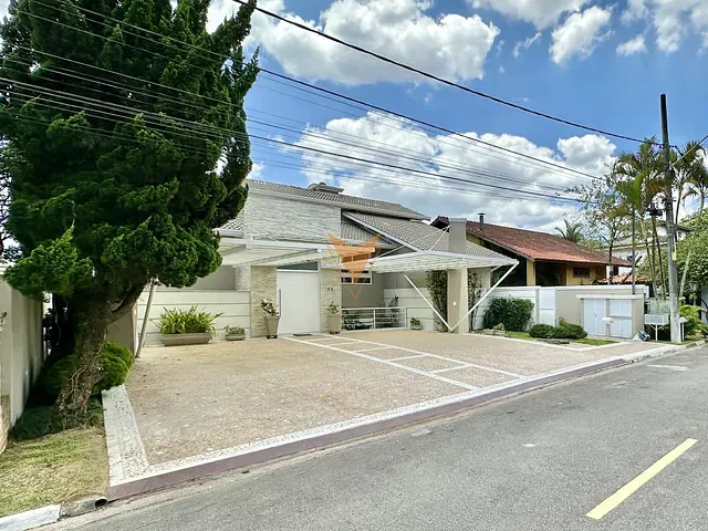 Casa 4 quartos e 6 banheiros, à venda, no bairro Aldeia da Fazendinha em Carapicuíba