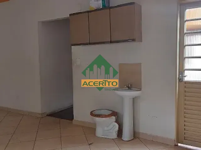 Casa com 170m² 2 quartos e 1 banheiro, à venda ou para alugar, no bairro Conjunto Habitacional Hilda Mandarino em Araçatuba