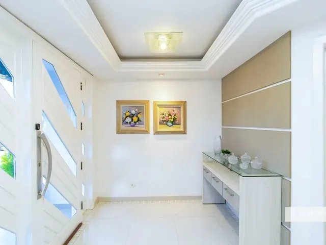 Casa 5 quartos e 7 banheiros, à venda, no bairro Uberaba em Curitiba