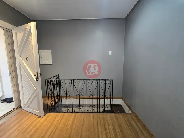 Casa para alugar, no bairro Petrópolis em Porto Alegre