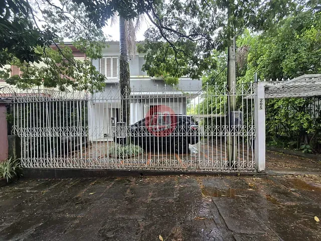 Casa para alugar, no bairro Petrópolis em Porto Alegre