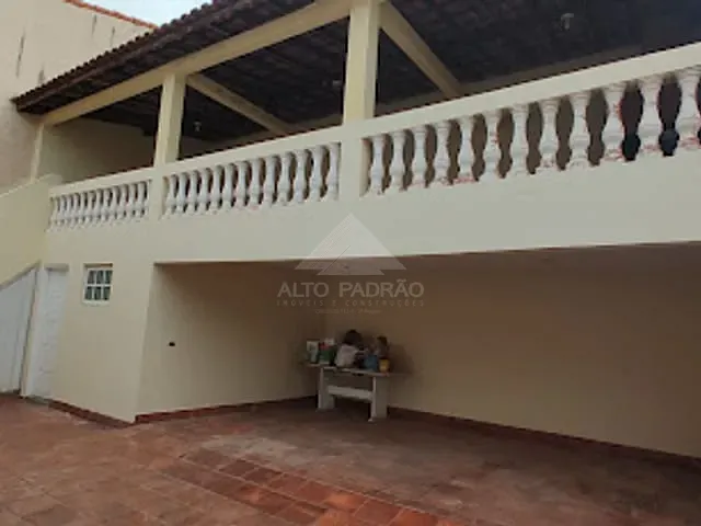 Casa com 250m² 3 quartos e 2 banheiros, à venda, no bairro Jardim Zaira em Mauá