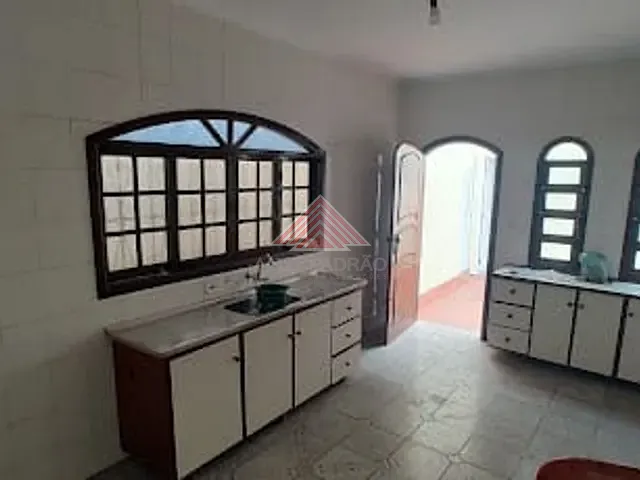 Casa com 250m² 3 quartos e 2 banheiros, à venda, no bairro Jardim Zaira em Mauá
