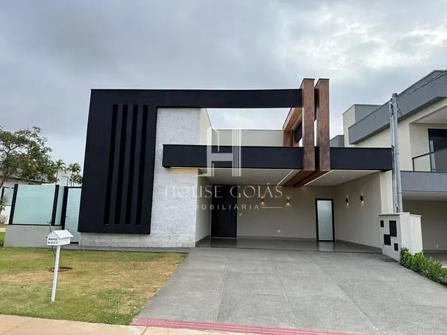 Casa com 327m² 3 quartos e 4 banheiros, à venda, no bairro Parqville Pinheiros em Aparecida de Goiânia