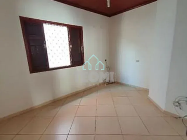 Casa com 250m² 5 quartos e 3 banheiros, à venda, no bairro Centro em Taubaté
