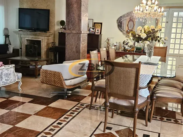 Casa com 500m² 4 quartos e 6 banheiros, à venda, no bairro Mediterrâneo em Londrina
