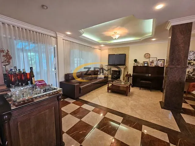 Casa com 500m² 4 quartos e 6 banheiros, à venda, no bairro Mediterrâneo em Londrina