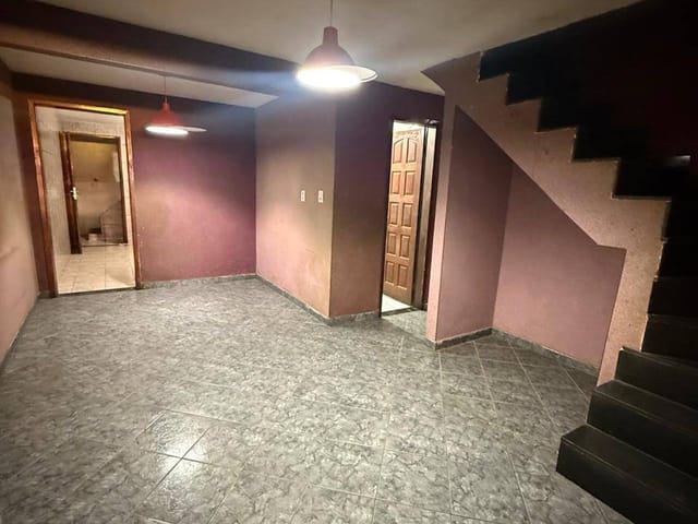 Casa 2 quartos e 3 banheiros, à venda, no bairro Parque Aeroporto em Macaé