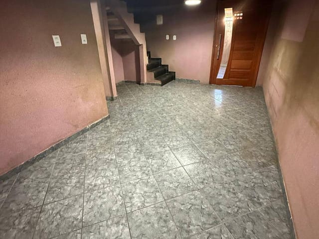 Casa 2 quartos e 3 banheiros, à venda, no bairro Parque Aeroporto em Macaé