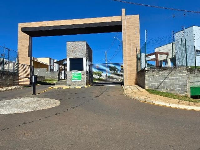 Casa com 58m² 2 quartos e 12 banheiros, à venda, no bairro Cará-cará em Ponta Grossa