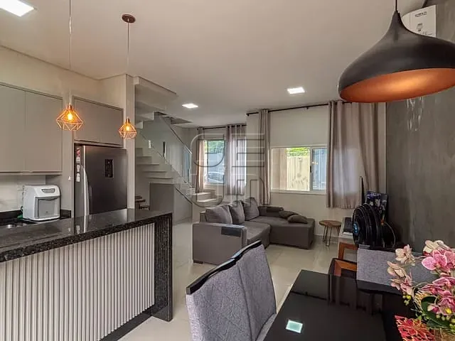 Casa com 112m² 3 quartos e 3 banheiros, à venda, no bairro Industrial em Londrina