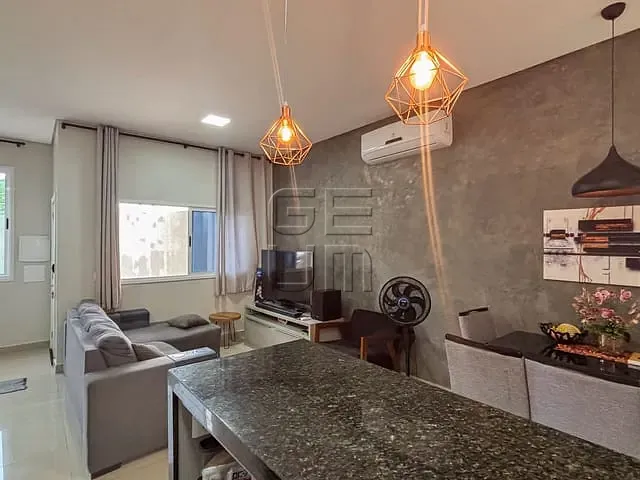 Casa com 112m² 3 quartos e 3 banheiros, à venda, no bairro Industrial em Londrina