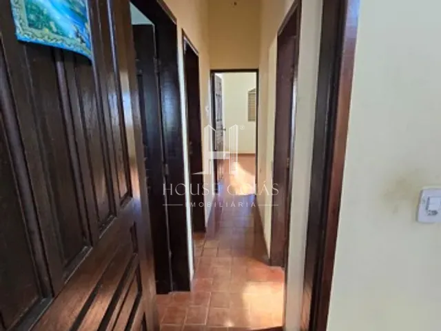 Casa 4 quartos e 2 banheiros, à venda, no bairro Jardim Petrópolis em Goiânia