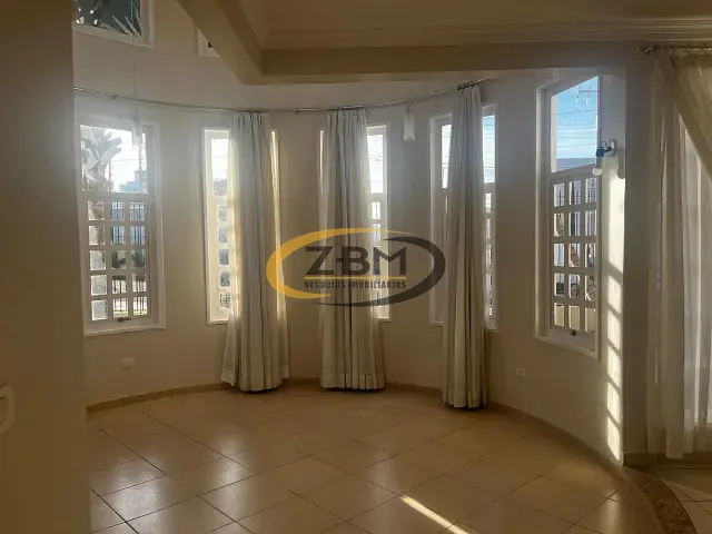 Casa com 538m² 4 quartos e 5 banheiros, à venda, no bairro Parque Residencial Alcântara em Londrina