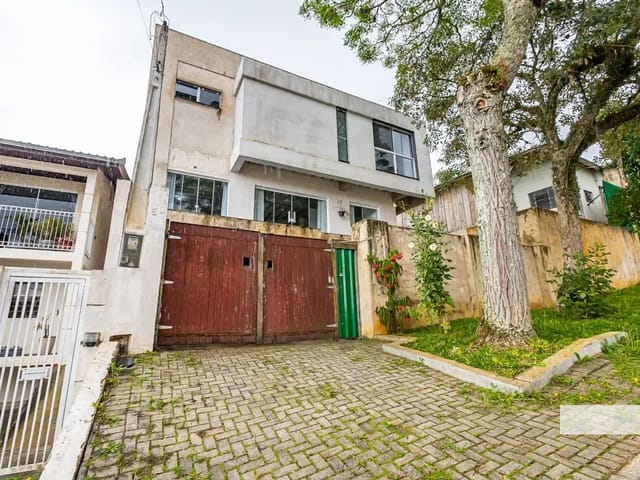 Casa 3 quartos e 4 banheiros, à venda, no bairro Vista Alegre em Curitiba