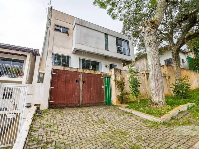 Casa 3 quartos e 4 banheiros, à venda, no bairro Vista Alegre em Curitiba