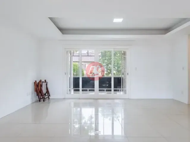 Casa 1 quarto e 1 banheiro, à venda ou para alugar, no bairro Chácara das Pedras em Porto Alegre
