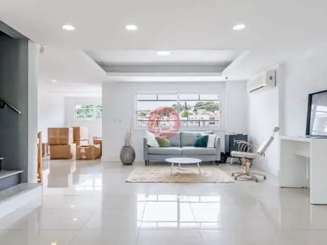Casa 1 quarto e 1 banheiro, à venda ou para alugar, no bairro Chácara das Pedras em Porto Alegre